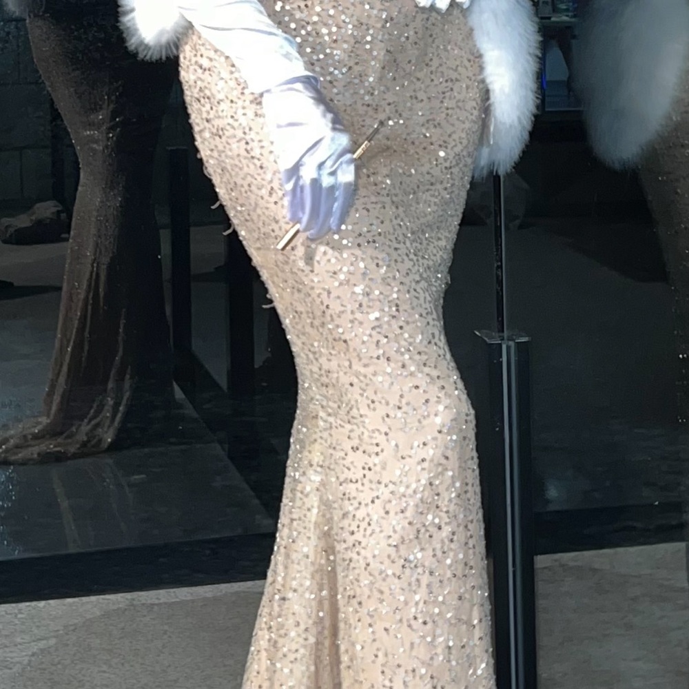 Sherri Hill Gold Prom Dress - Picture 8 of 10